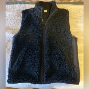 Aritzia Black Fleece Vest